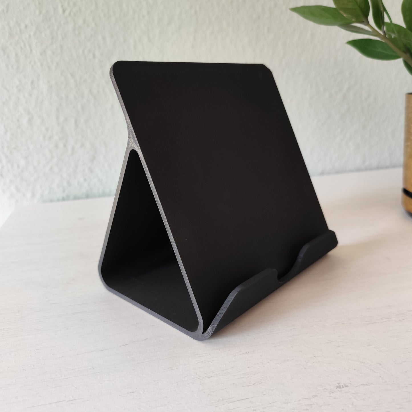 iPad Stand - Sleek